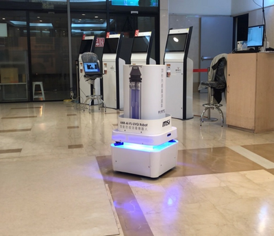 創新科技提升醫療防疫：人流管控之自動化環境消毒機器人圖片